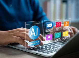 Principiante nel mercato delle criptovalute che esplora i fondamenti del trading automatico con AI